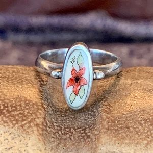Vintage Scrimshaw Flower Sterling Silver Ring